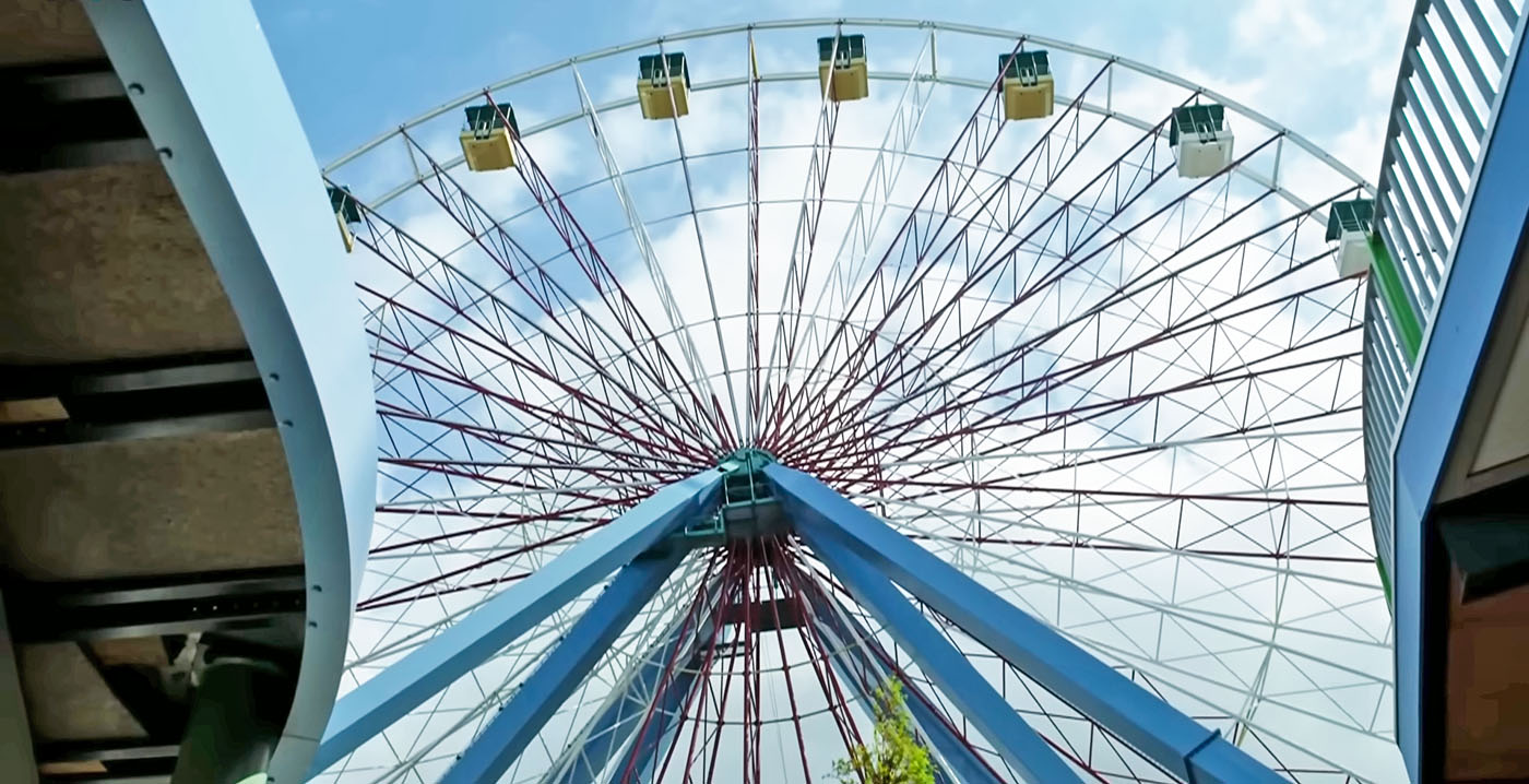 Oud reuzenrad Walibi Belgium is na tien jaar weer open, dit keer in Rotterdam