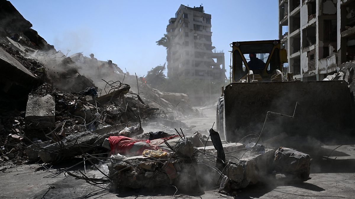 Confusion and Chaos in Venezuela’s Morgues Following Deadly Earthquakes