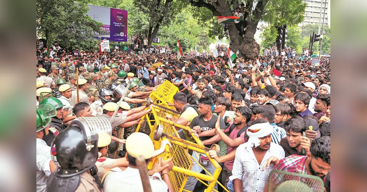 Delhi Police Accuse Cockroach Janta Party Protesters of Violence