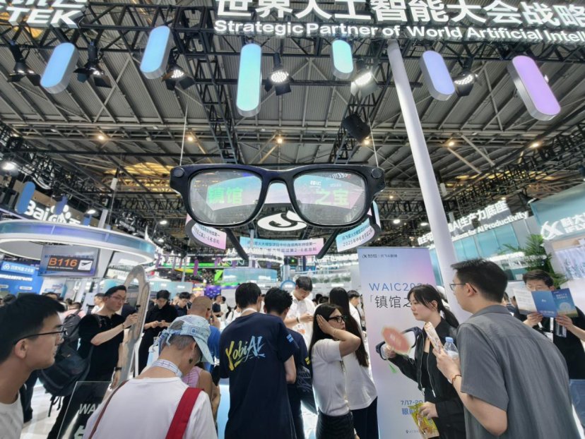 曙光8000 and the Rise of Ten-Thousand-Card Clusters