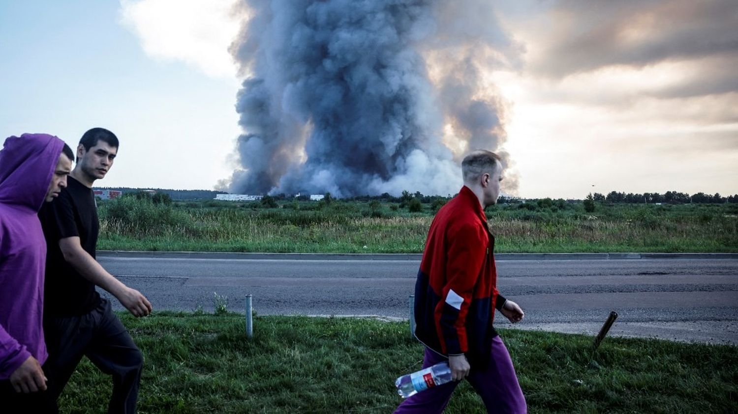 Un centre de la plateforme Wildberries en feu à Elektrostal, près de Moscou (Russie), le 18 juillet 2026