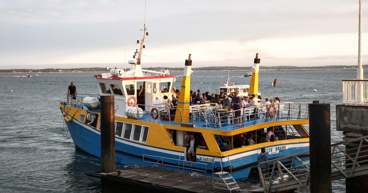 Des navettes maritimes ont été mises en place sur quatre jetées et l’ensemble des résidents a été prié d’évacuer face à