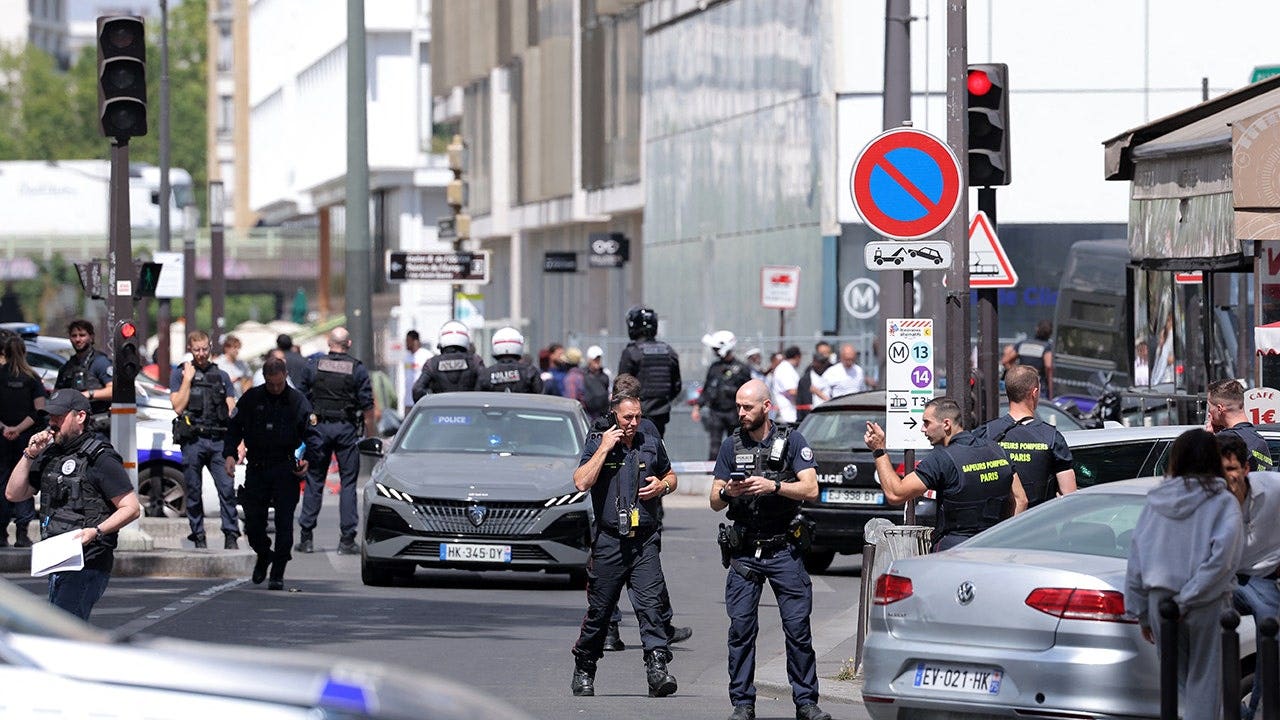 Paris stabbing suspect allegedly shouts Islamic slogan after attack