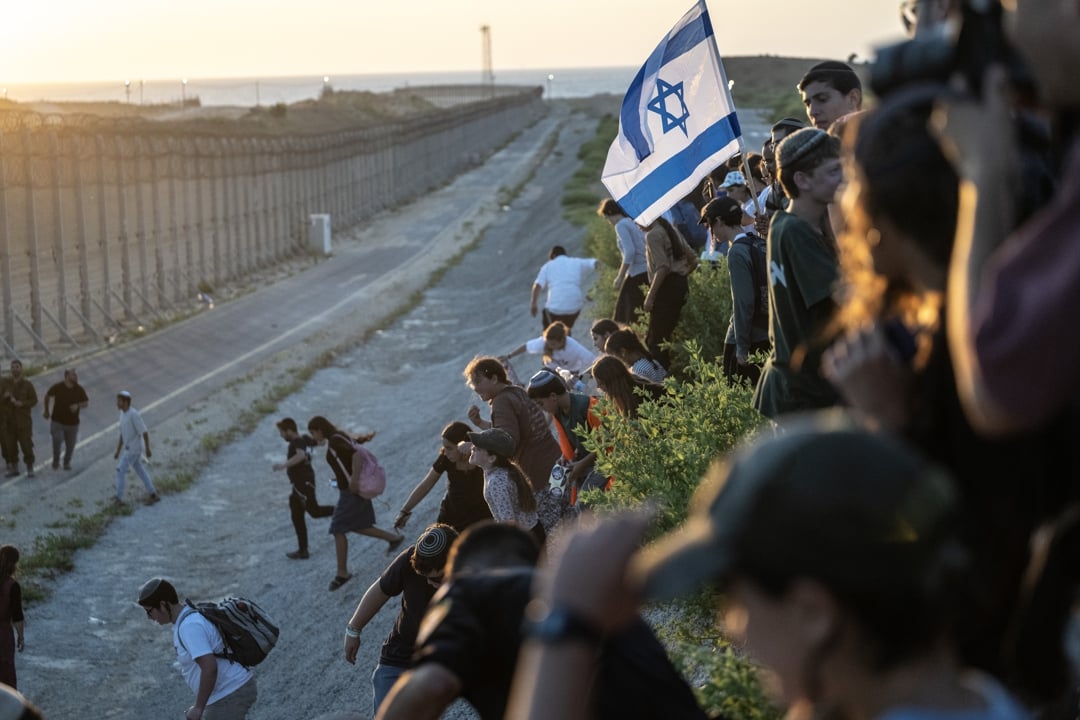 Government Presence and Political Messaging
