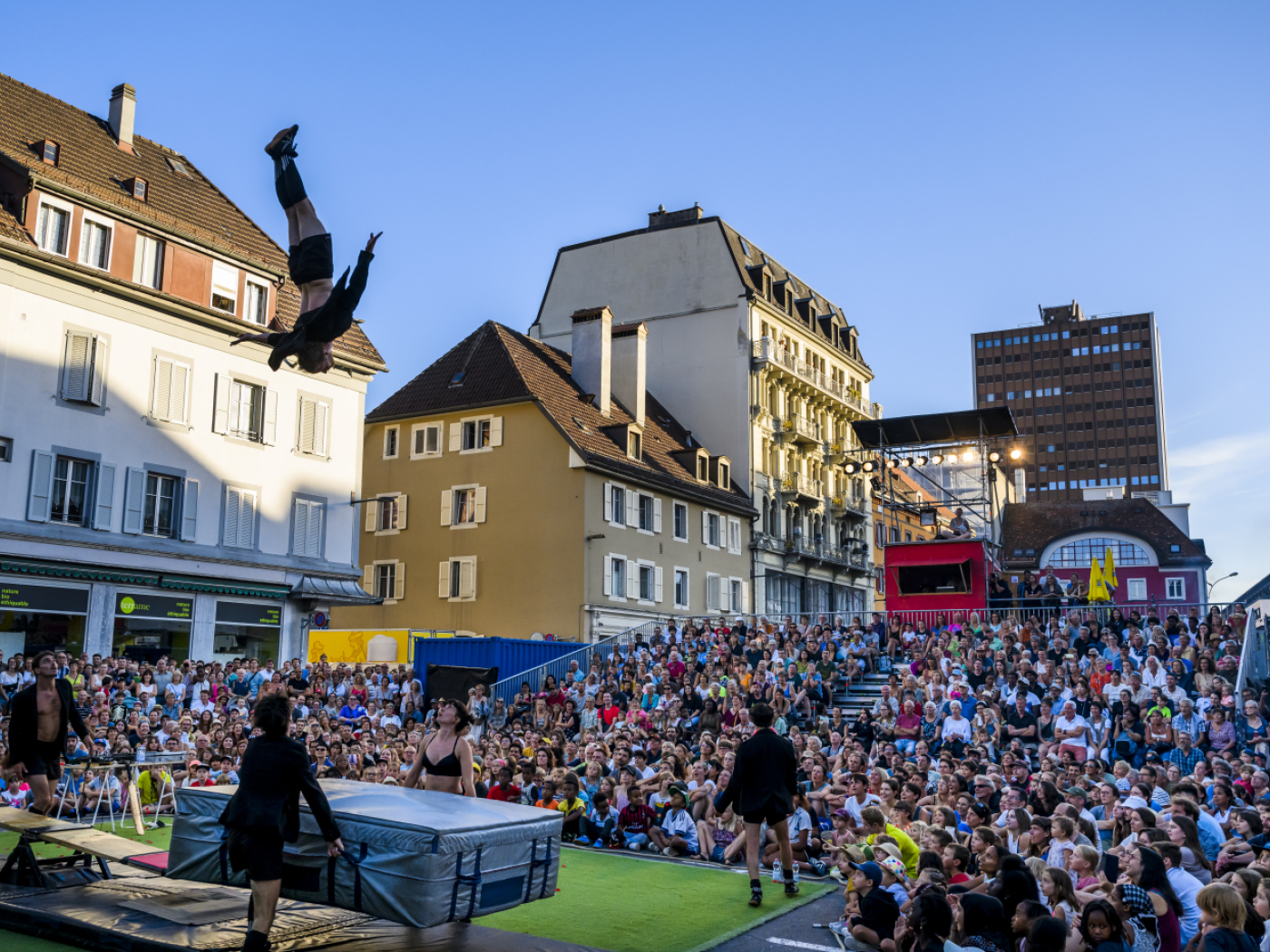 La Plage des Six Pompes Street Arts Festival Returns to La Chaux-de-Fonds