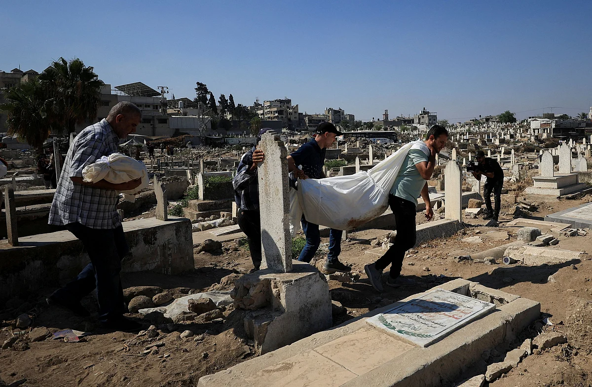 Israeli Strikes Kill Seven Across Gaza and Destroy Medical Warehouses