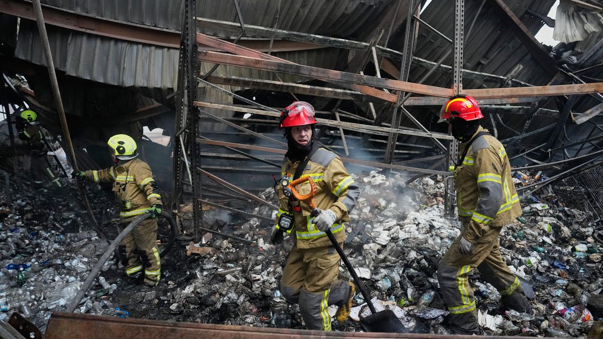 Russian Missiles and Drones Kill 15 in Kyiv and Surrounding Region