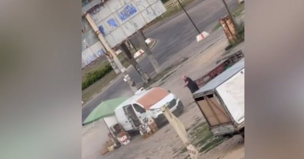 Russian FPV Drone Targets Ukrainian Market Vendor in Kherson