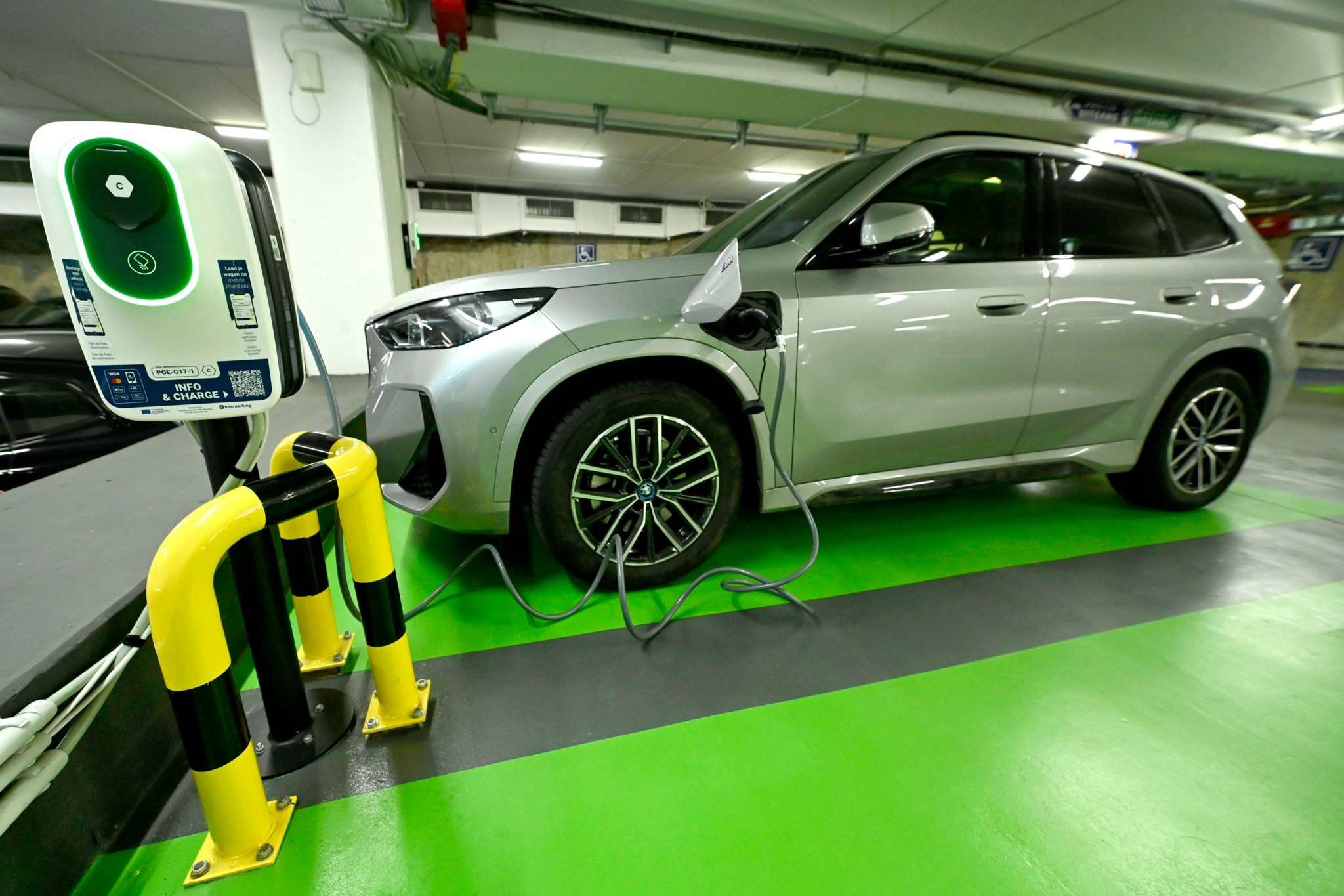 Switzerland New Car Registrations Fall 3.2% in July