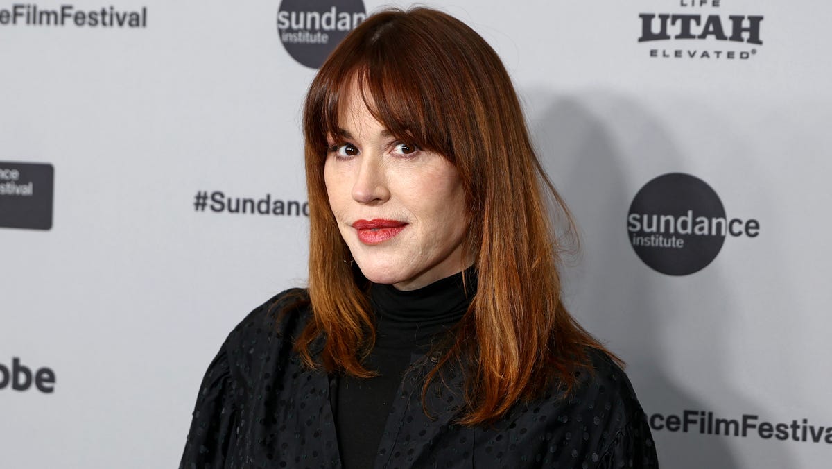 Molly Ringwald Rates Secret Life of the American Teenager Worst Job