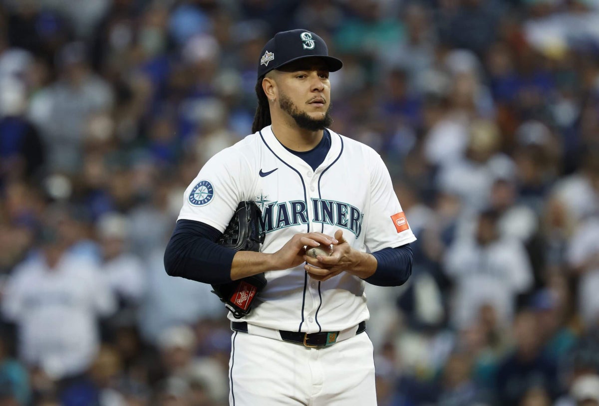 Mariners Trade Luis Castillo to White Sox in Surprising Deadline Deal