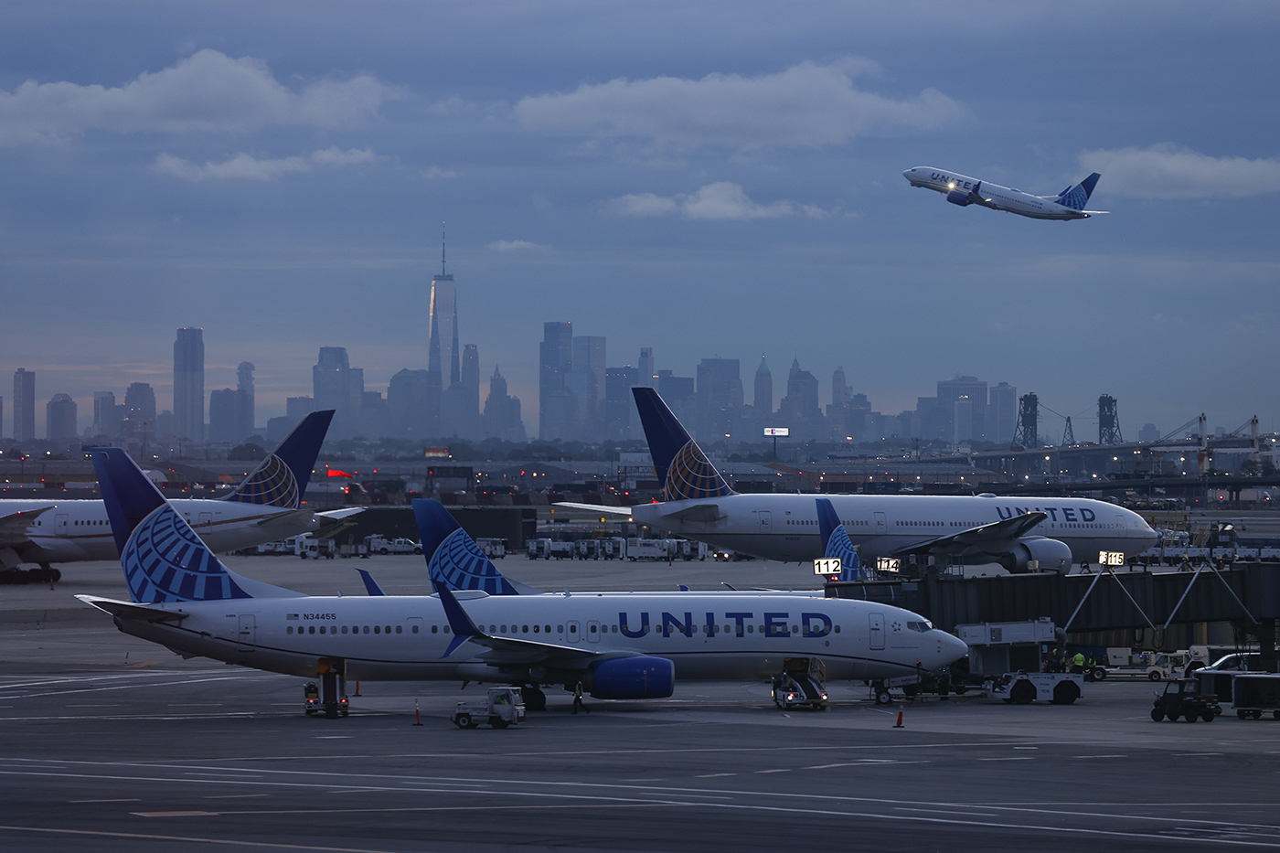 Researchers Develop Early-Warning System Using Airplane Wastewater to Detect Pathogens