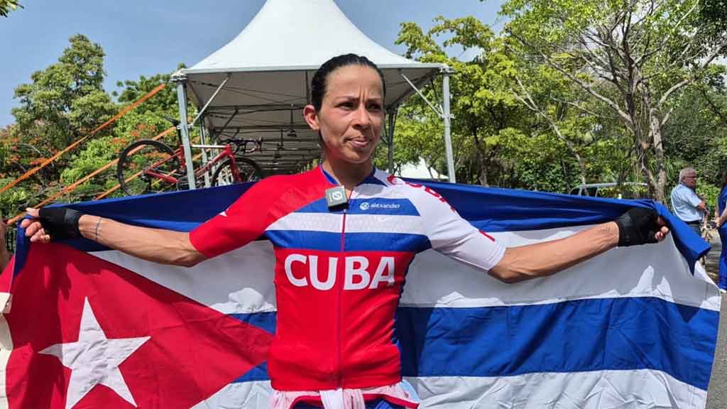 Marlies Mejias Wins Women's Road Race Gold at Santo Domingo 2026