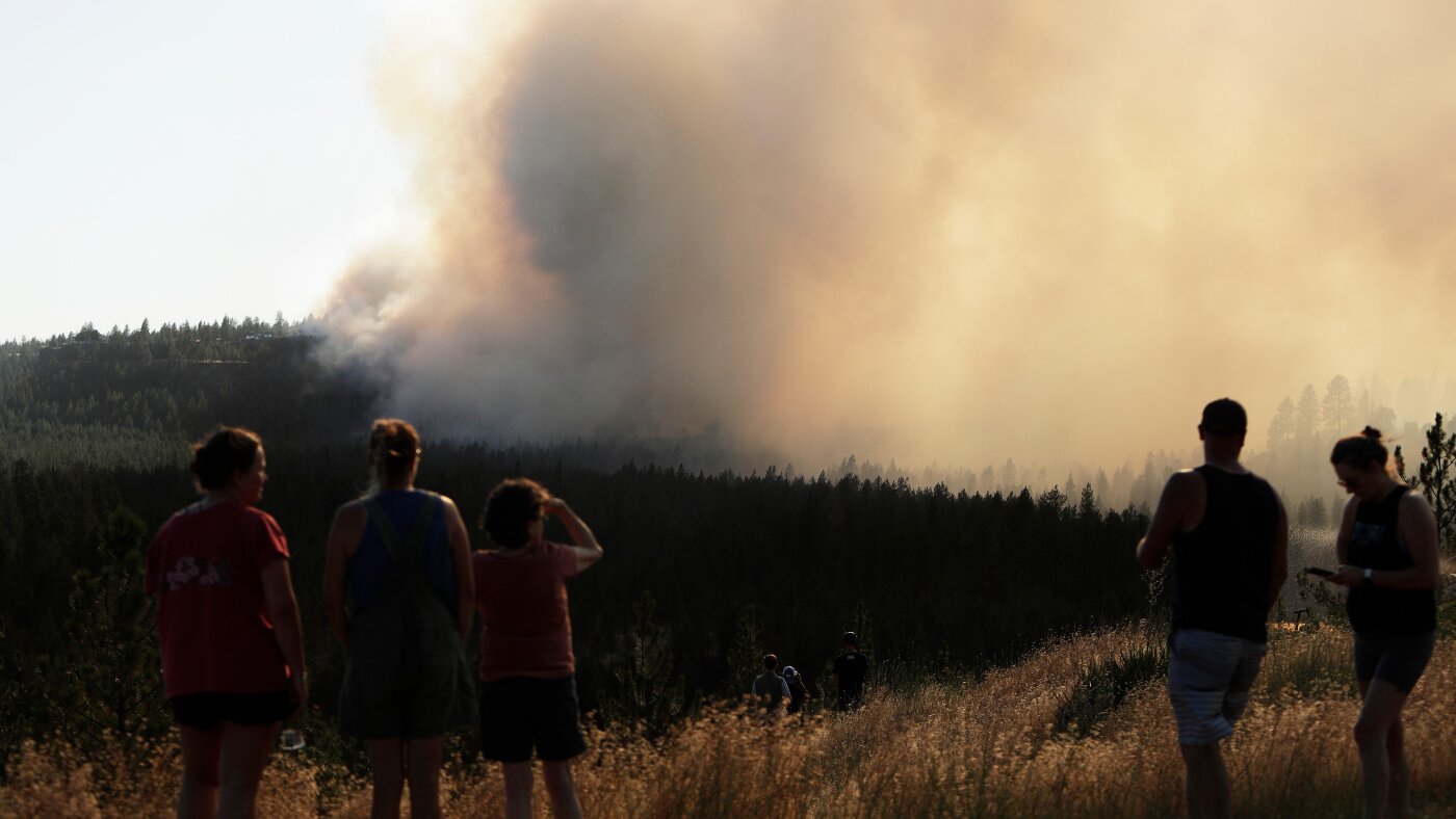 Spokane Wildfires Destroy 700 Structures and Force 60,000 to Evacuate