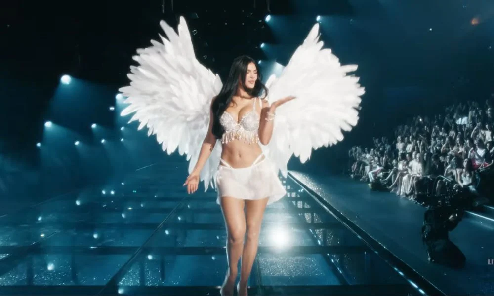 Kylie Jenner Debuts M Fantasy Bra at Victoria's Secret Fashion Show