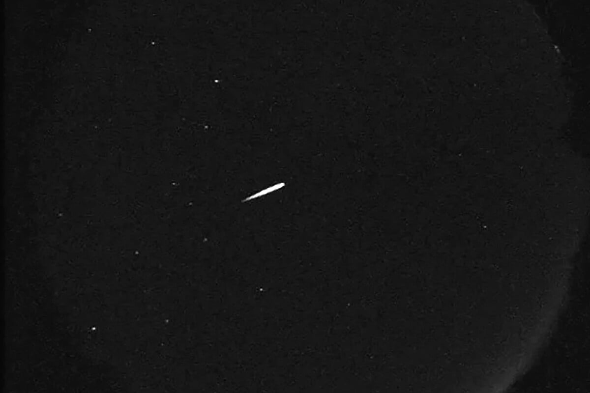This photo provided by NASA shows a meteor from the Orionid shower on Oct. 13, 2015. (Jet Propulsion Laboratory/NASA via AP